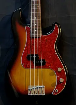 FENDER JAPAN PB62 1990S ELECTRIC BASS GUITAR