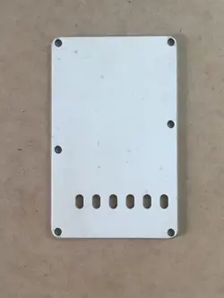 VINTAGE REISSUE FENDER GUITAR BACK PLATE COVER STRAT 3-PLY PARCHMENT NOS RELIC