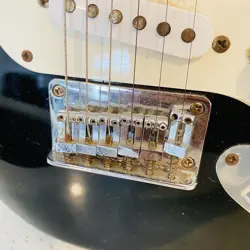 SQUIER STRATOCASTER MINI