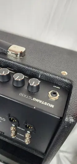 AMPLIFIER WITH EFFECTS