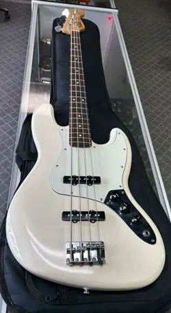 FENDER DELUXE SERIES JAZZ BASS OLYMPIC PEARL - MADE IN MEXICO