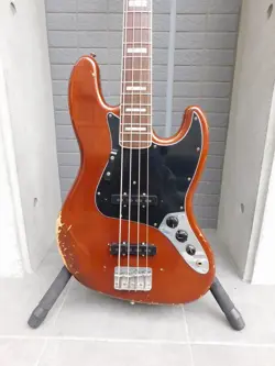 70'JAZZ BASS