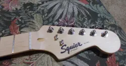 FENDER SQUIER MINI STRATOCASTER MAPLE NECK NEW