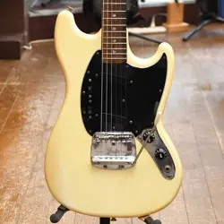 USED FENDER USA MUSTANG