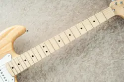 STRATOCASTER MOD. -NATURAL-