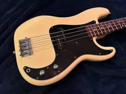 FENDER JAPAN PB70 PRECISION BASS