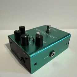 LAYER REVERB PEDAL