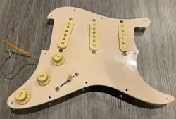 1994 FENDER STRATOCASTER MIM LOADED 3-PLY PICKGUARD SSS OFF-WHITE-VINTAGE