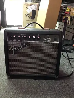 FENDER FRONTMAN 20G AMP
