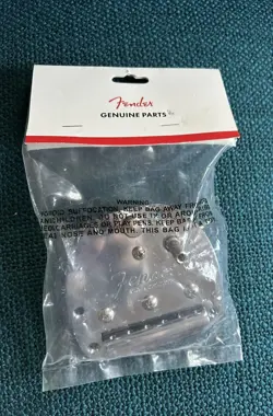 FENDER 54466049 TREMOLO BRIDGE