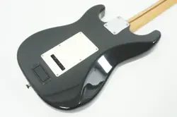 STRATOCASTER BLACK BUILT-IN