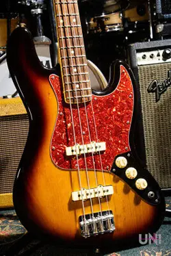 FENDER JAZZ BASS / 1983