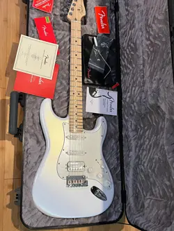 FENDER JUANES STRATOCASTER GUITAR, MAPLE FRETBOARD, LUNA WHITE