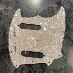 AGED PEARL WIDE BEVEL PICKGUARD FOR FENDER VINTERA '60'S MUSTANG