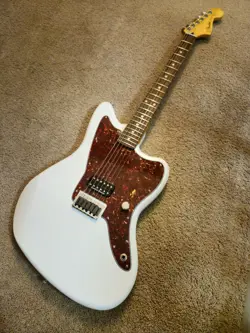 CUSTOM FENDER JAZZMASTER ARCTIC WHITE