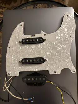 LOADED PEARLOID PICKGUARD