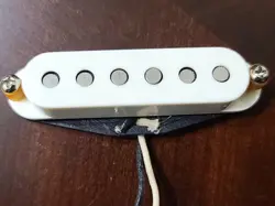 FENDER STRATOCASTER AVRI '62 MIDDLE PICKUP 1997 USA