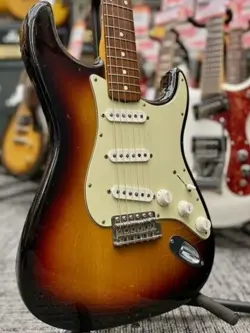 STRATOCASTER ''THIN LAC