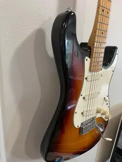 1989 FENDER STRAT PLUS - EXCELLENT CONDITION!