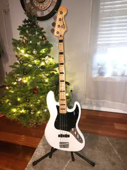 FENDER MODIFIED JAZZ