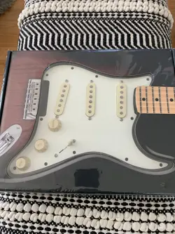 FENDER CUSTOM SHOP '69 PRE-WIRED STRATOCASTER PICKGUARD - PARCHMENT 3-PLY