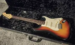 FENDER CUSTOM SHOP STRATOCASTER GUITAR