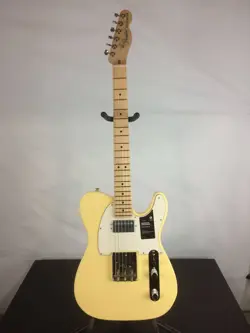 EXCELLENT FENDER AMERICAN PERFORMER TELECASTER HUM ELECTRIC GUITAR, MAPLE FINGER