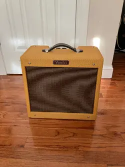FENDER PRO JUNIOR IV 15W 1X10 TUBE GUITAR COMBO AMPLIFIER TWEED 