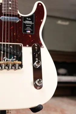 WHITE WITH HARDSHELL