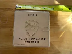 GUITAR PICKS-THIN-LOT