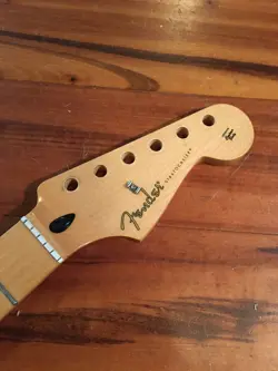 2019 FENDER PLAYER STRAT MAPLE NECK STRATOCASTER