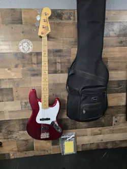 2010 FENDER USA AMERICAN SPECIAL JAZZ BASS CANDY APPLE RED.