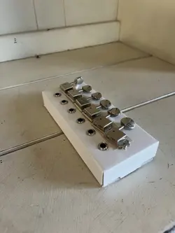 FENDER GOTOH LOCKING