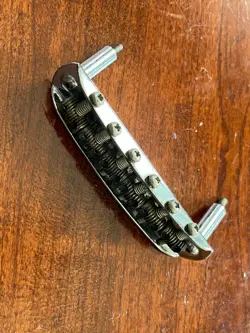 GUITAR BRIDGE THREADED