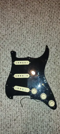 FENDER NOISELESS LOADED