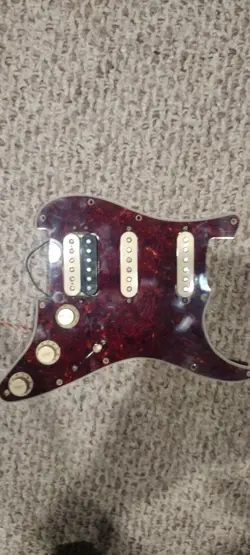 PICKGUARD HSS W/FENDER