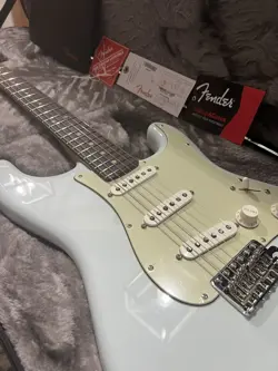 FENDER AMERICAN PROFESSIONAL II STRATOCASTER SONIC BLUE NEW