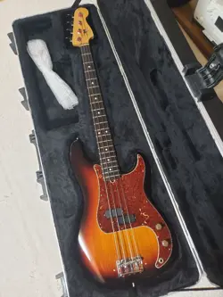 FENDER USA PRECISION BASS SAFE PACKING!