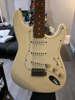 FENDER - STRATOCASTER - 1998 MEXICAN - FENDER FRONTMAN AMP