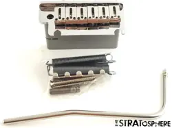 TREMOLO+ARM STRATOCASTER