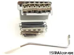 USA FENDER CUSTOM SHOP DELUXE STRAT TREMOLO+ARM STRATOCASTER STAMPED STEEL