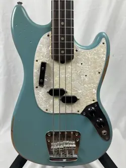 FENDER JMJ MUSTANG BASS