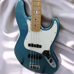 FENDER JAZZ BASS PLAYER MN ELECTRIC BASS GUITAR - 2 SINGLE COIL PICKUPS - USED