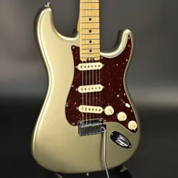 FENDER AMERICAN ELITE STRATOCASTER MAPLE CHAMPAGNE