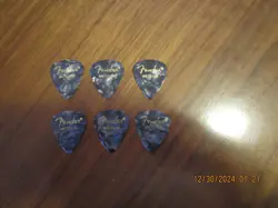 GUITAR PICKS GREY