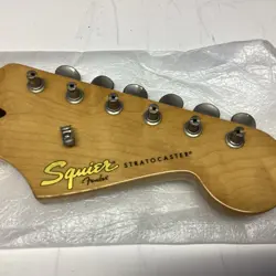 BASS FENDER STRATOCASTER