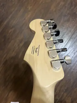 SQUIER STRATOCASTER RIGHT-HANDED