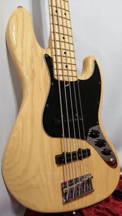 FENDER USA AMERICAN PRO JAZZ BASS V USED 2017 ASH BODY MAPLE NECK W/HARD CASE