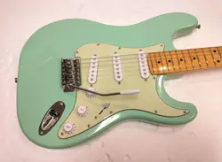 CUSTOM BUILT STRATOCASTER