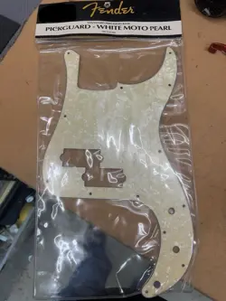 PICKGUARD 13-HOLE PRECISION